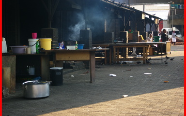 convert -bordercolor red -border 10 IMGP8582.JPG IMGP8582_border_red.JPG